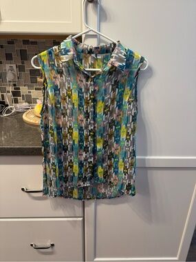 Lapis Multicolor Geometric Sleeveless Button-Up Top